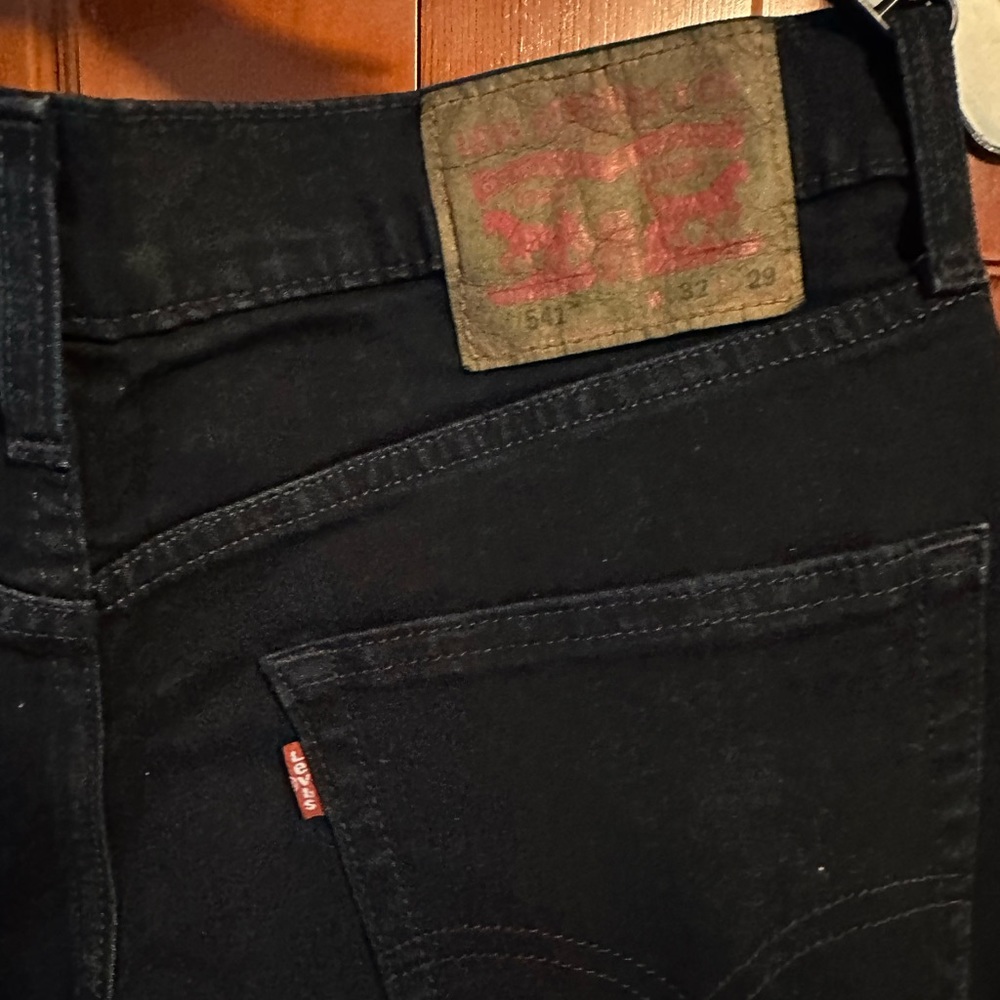 Levi’s 541 32x29, blue over-dyed black.